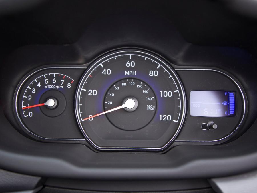  Hyundai i10 2010 года  (UK) (фото 16 из 17)